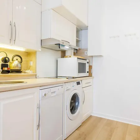 Charming 2p In The Heart Of